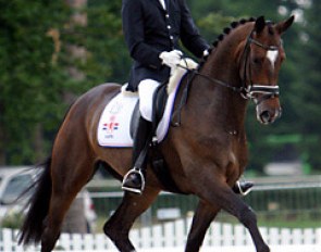 Edward Gal and the 6-year old Sisther de Jeu at the 2005 World Young Horse Championships in Verden :: Photo © Astrid Appels