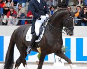 Andreas Helgstrand on Don Schufro