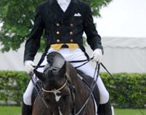 Swedish Per Sandgaard gets the first drops of rain during his warm up aboard Memphis (by Larome)