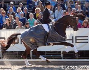 The unbearable lightness of being - Ingrid Klimke and Damon Hill fly!