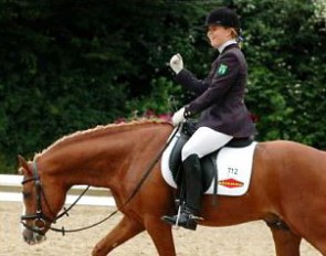 Helena Camp finishes a great ride on Voyager at the Duisburg BuCha Qualifier :: Photo © Barbara Schnell