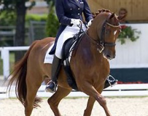 Lotje Schoots and Reine B at the 2006 European Young Riders Championships :: Photo © Michael Rzepa