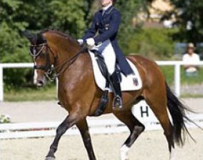Verena van der Linde and Mitchell at the 2006 European Junior/Young Riders Championships :: Photo © Michael Rzepa