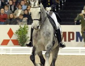 Carola Koppelmann and Comic Hilltop win the 2006 Nurnberger Burgpokal Finals :: Photo © Barbara Schnell