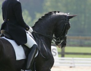 Sophie Baetens-Van Lent on Dark Diamant at the 2006 CDI Hansbeke :: Photo © Astrid Appels