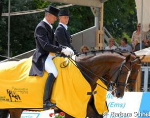 Best male & female rider of the whole event: Hubertus Schmidt, who loaned Blue Hors Cavan for the award ceremony, and Anky van Grunsven on Krack C