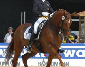 Hubertus Schmidt on Wansuela Suerte
