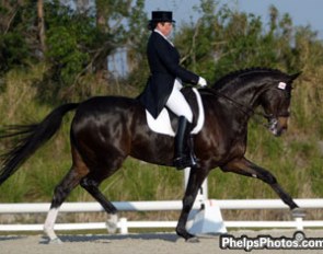Tami Hoag on Coco Chanel :: Photo © Mary Phelps