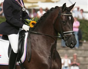 Silver medalists Sarah van Fessem and her 6-year old Hyperion's Tanirma
