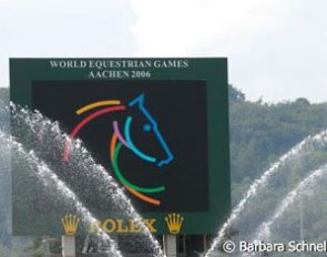 The logo and the fountain in the main ring.