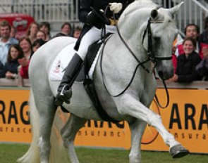 Rafael Soto and Invasor leaving the 2006 WEG Aachen show ring in Spanish walk