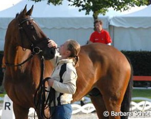 Isabell giving Satchmo some TLC