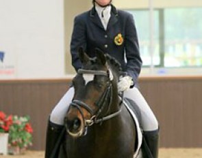 Mieke Mommen finished her ride on Benjamin