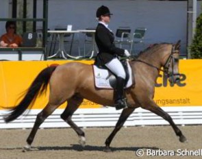 Nadine Surmann on her FEI pony Deshima