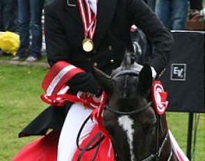 Andreas Helgstrand and Gredstedgårds Casmir win the 2007 Danish Championships :: Photo © Ridehesten.com