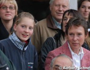 German national coach Conny Endres had lots of fun watching the pairs she'll be able to choose from in the next couple of years. Endres flanked by Carlotta Hassenburger