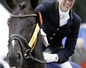 Anna Sophie Fiebelkorn on Benetton Dream at the 2007 Bundeschampionate :: Photo © Werner Ernst