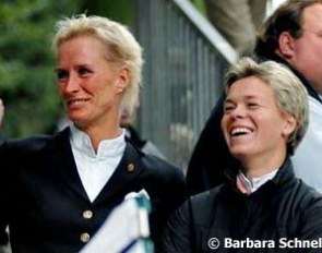Brigitte Wittig and her student Kira Wulferding watching the class