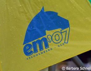 Umbrella with the 2007 European Pony Championship Logo on it :: Photo © Barbara Schnell