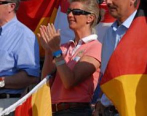 Mom Alexandra Simons-De Ridder rooting for her daughter.