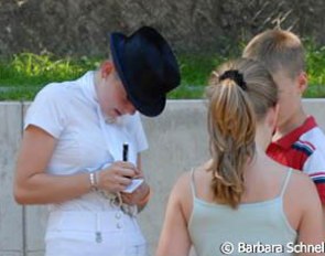 Chantal van Lanen signing her first autographs