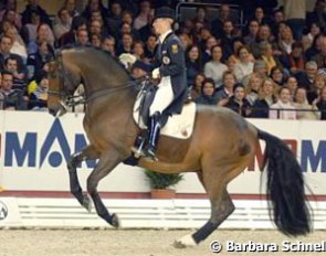 The first three horses at this year's Burgpokal finale were of excellent quality, but it was Austrian  Max-Theurer who showed the calmest and most harmonious performance on the youngest horse, born and bred in Austria but Oldenburg branded.