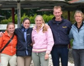 The Dutch young riders (van den Berg, van Baalen, Schoots, van Silfhout) with chef d'equipe Tineke Bartels