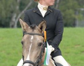 Heike Hübner and the three year old mare Mac Carrera won their class, which wasn't a BuCha qualifier