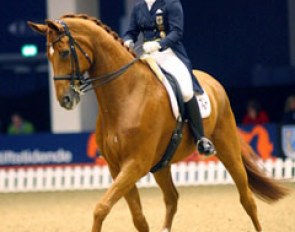 Isabell Werth and Warum Nicht FRH at the 2007 CDI-W Odense :: Photo © Ridehesten.com