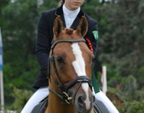 Theresa Bausch on Dornik Double
