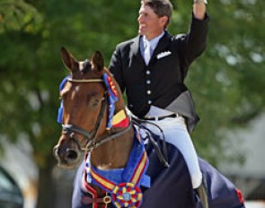 Chris Hickey and Cabana Boy, 2007 U.S. Young Horse Champions :: Photo © Mary Phelps