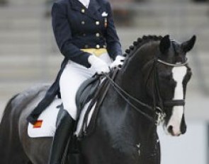 Beatriz Ferrer-Salat on Faberge (by Falkland) :: Photo © Dirk Caremans