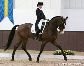 Amber de Savary on Diamond Fritz