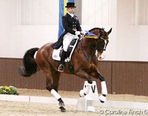 Amber de Savary on Diamond Fritz