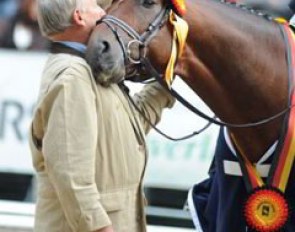 Imperio at the prize giving ceremony with his breeder Hartmut Keunecke