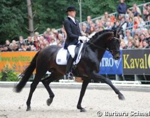 Steffen Frahm on Doug Leatherdale's Damsey (by Dressage Royal)