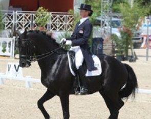 Anky van Grunsven on Painted Black at the 2008 CDI Cannes :: Photo © Thierry Billet