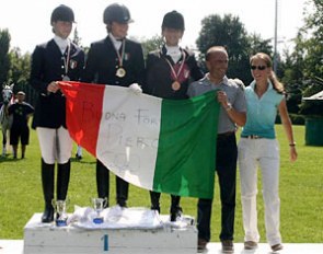 The podium at the 2008 Italian Pony Championships: Cassis, Pignatti, Zaniboni