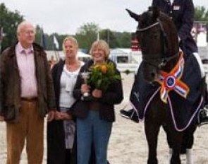 Madeleine Witte-Vrees and Wynton win the 2008 Pavo Cup Finals