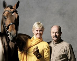 Lingh with owner Karin Offield and Flyinge breeding director Karl-henrik Heimdahl :: Photo © Marielle Andersson Gueye