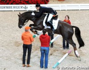 Ingrid Klimke, whose hands are always picture-perfect, demonstrated that for her, diversity in the training of a horse is not just a phrase.