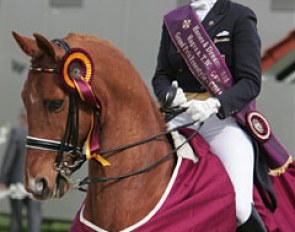 Heike Kemmer and Bonaparte (by Bon Bonaparte) won the Kur tour at the 2008 CDI Hagen