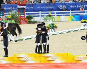 The team medal podium