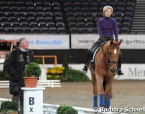 Nadine Capellmann reconnected with her old trainer Klaus Balkenhol and is already reaping the fruits. Elvis VA has been ridden by Balkenhol and Capellmann the days prior to the Stuttgart show which led to a new appearance of the horse.