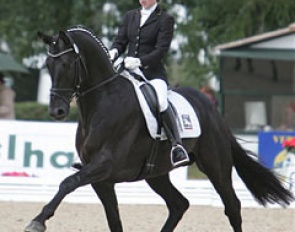 Jana Freund and Dramatic win the 2008 World Young Horse Championships in Verden :: Photo © Astrid Appels