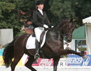 Isabelle van Zaanen on Valentino S