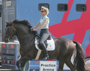 Ingrid Klimke riding Damon Hill without stirrups