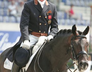 Carl Hester on Sarah Tyler-Evans' T Movistar.