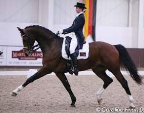 Belgian Laurence Roos on Ambaro Saturnus