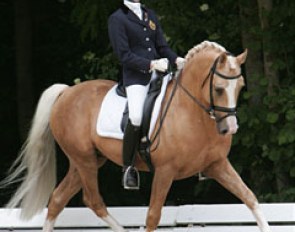 Belgian Alexa Fairchild on Stukhuster Ricardo Go for Gold (can a name be any longer ;)